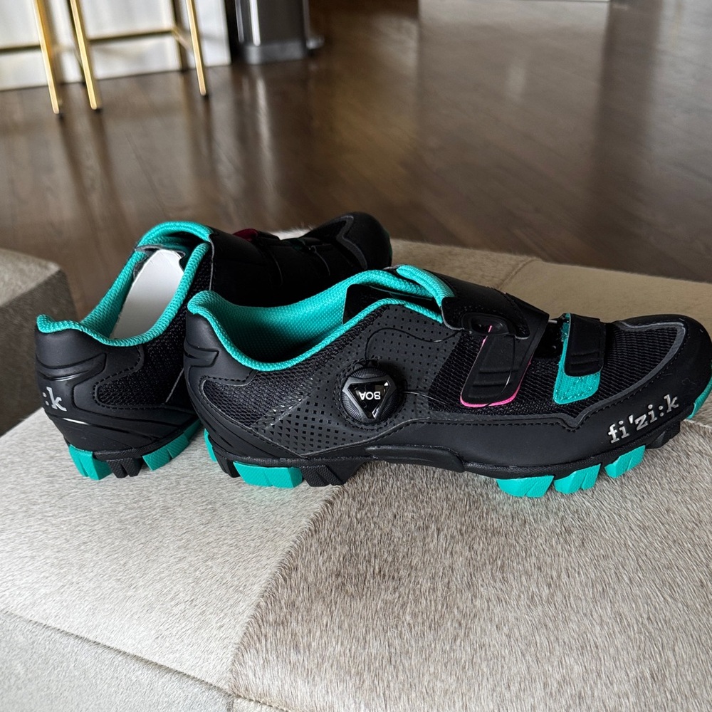 Fizik X-Road Women's Black and Teal Athletic Shoes